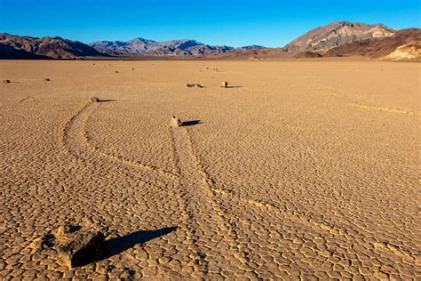 Долина смерти (Death Valley) 1 сезон
 2024.04.25 23:36